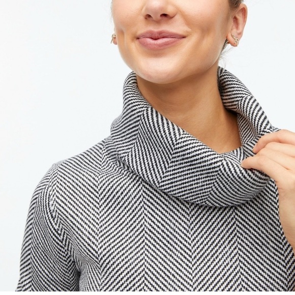 J Crew Turtleneck Sweater Black White Herringbone Stripe Sz Small Women’s EUC - Picture 2 of 8